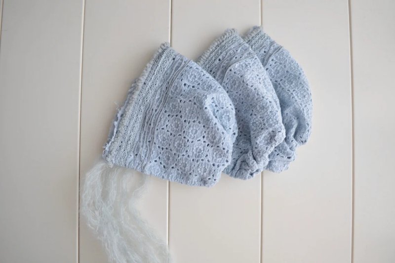 Newborn girl lace blue bonnet photo prop. Baby girl textured hat photo - 其他 - 棉．麻 藍色