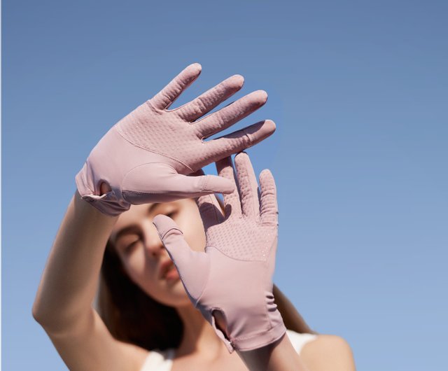 gloves with finger openings