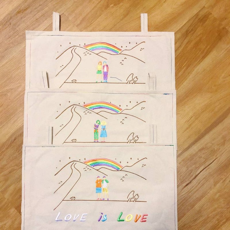 Love is Love /刺繡掛布 - 門簾/門牌 - 棉．麻 卡其色