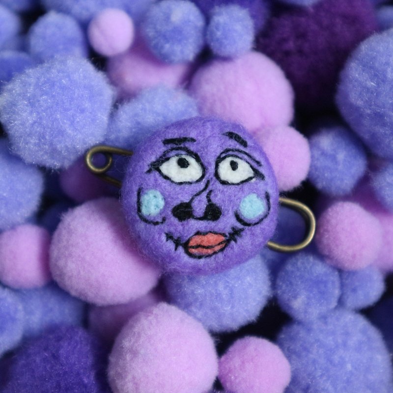 Although my mouth is a bit awkward, I am still very pretty and ugly. - Brooches - Wool Purple
