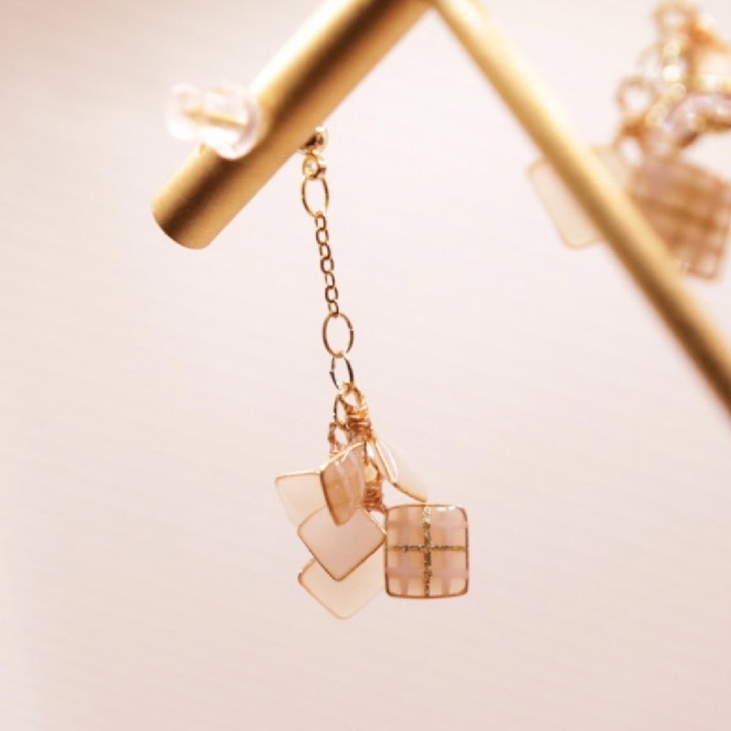 Afternoon tea series square dessert pendant earrings handmade crystal flower resin jewelry - Earrings & Clip-ons - Resin White