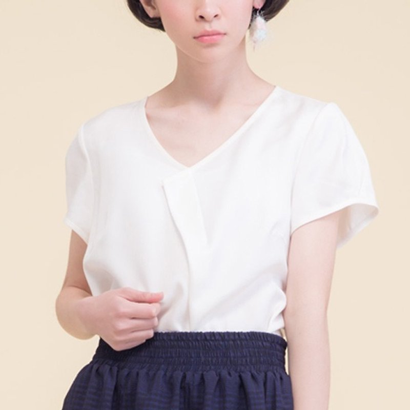 Sunlight slanted v-neck short sleeve T-shirt -5: 00 White - Women's Tops - Other Materials White