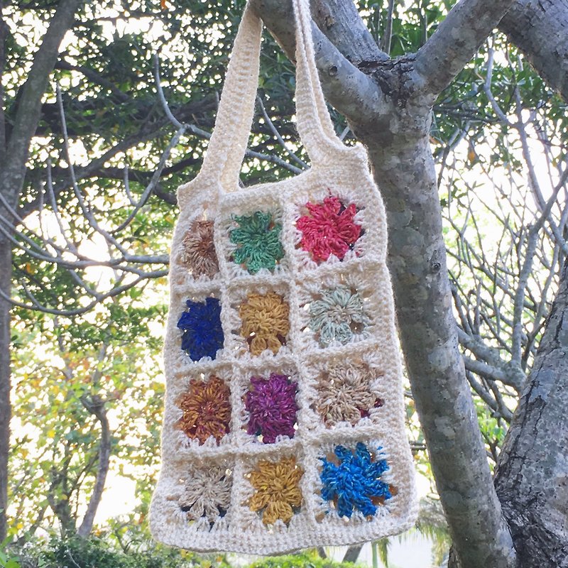 Rainbow Forest air bags crocheted shoulder / hand-knitted / woven bag / hand-woven bag / backpack side - กระเป๋าแมสเซนเจอร์ - ผ้าฝ้าย/ผ้าลินิน หลากหลายสี