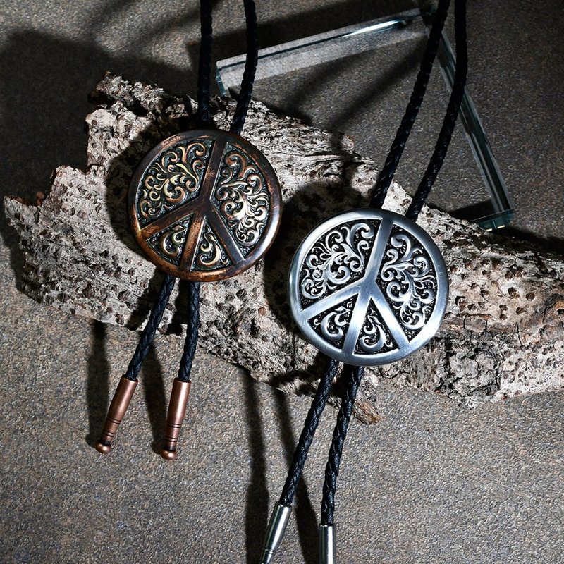 唐草紋和平  保羅領帶 Bolo Tie 皮革項鍊 皮繩領帶 長項鍊 - 領帶/領帶夾 - 人造皮革 銀色