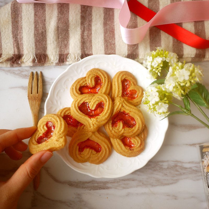 [Tacono] Raspberry Sweetheart-Handmade Biscuits - Handmade Cookies - Fresh Ingredients Pink