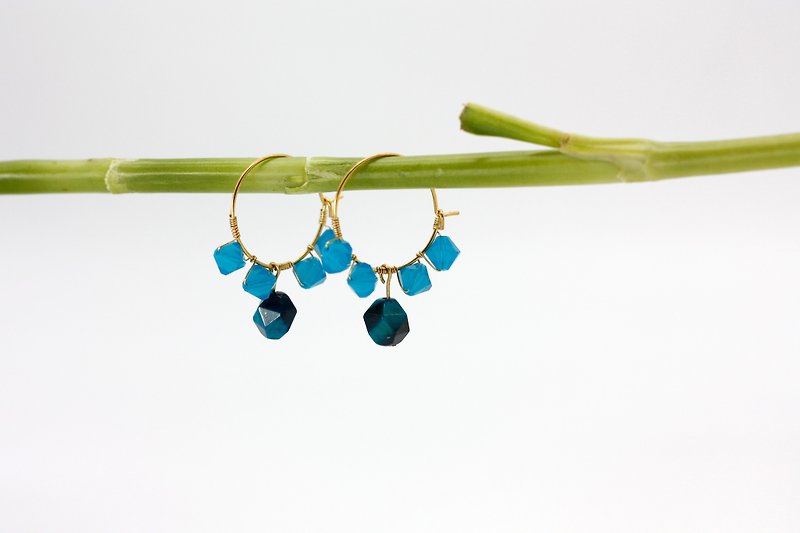 Summer blue circle earrings - ต่างหู - เครื่องเพชรพลอย สีน้ำเงิน