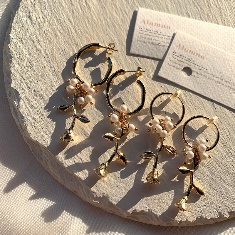【 The rose 】 dangle earrings elegant rose flower pearl vintage antique Japanese - Earrings & Clip-ons - Other Metals Khaki