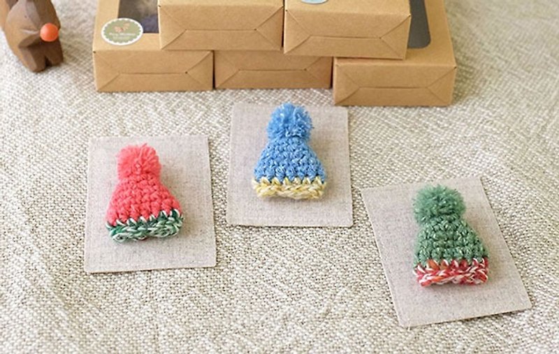 Warm Christmas mini cap pins. Green * 3 - Brooches - Wool Green