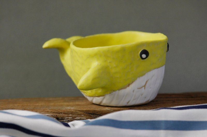 Yellow Whale (coffee cup/tea cup) - 咖啡杯/馬克杯 - 陶 