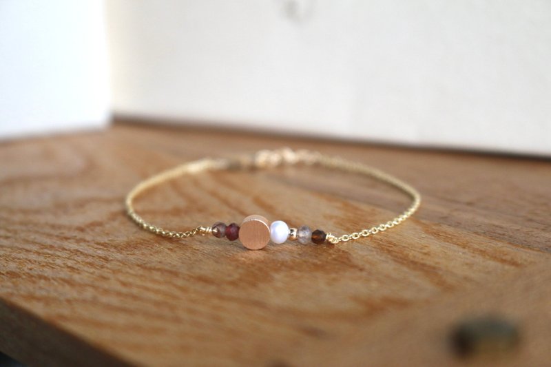 Bracelet brings positive energy Stone Pearl Natural Stone - Funny Gift - - สร้อยข้อมือ - เครื่องเพชรพลอย สีแดง