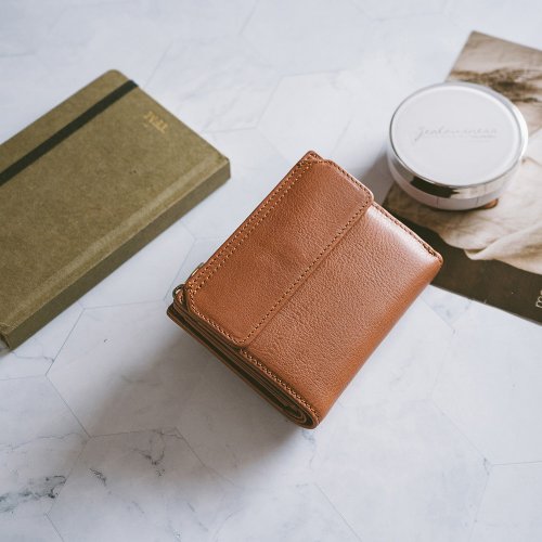 寇比手工皮件 Colbie Leather 【禮盒】真皮中性文青短夾 X0133 棕