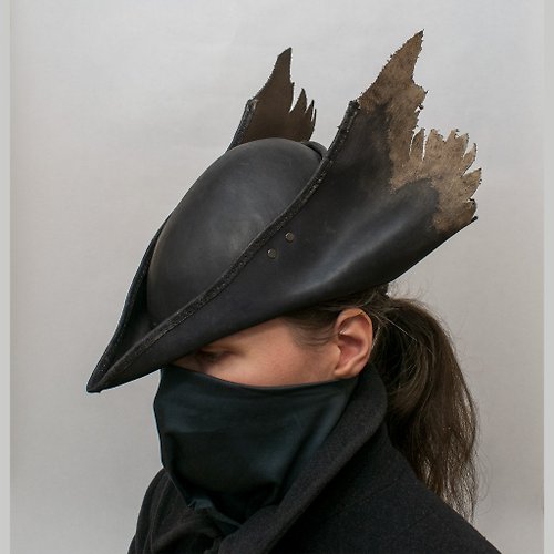 Svetliy Sudar Leather Arts Workshop Hunter Leather Hat v.4 Inspired Bloodborne / tricorne