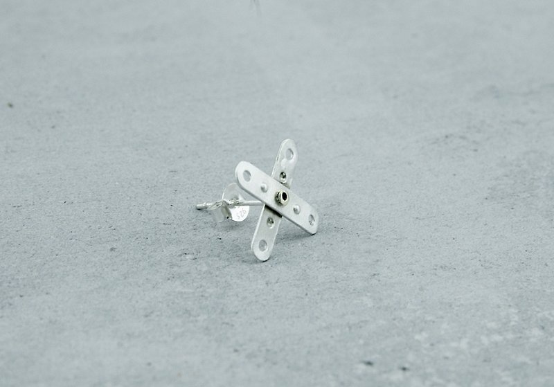 【Umbilical plus house】X stretch series│Pure silver ear pin (single) - Earrings & Clip-ons - Other Metals 
