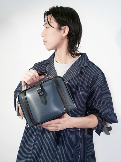 豊岡鞄 授權經銷 ARTPHERE 新杜勒斯包 Touch Tough Mini SD 海軍藍 豊岡鞄