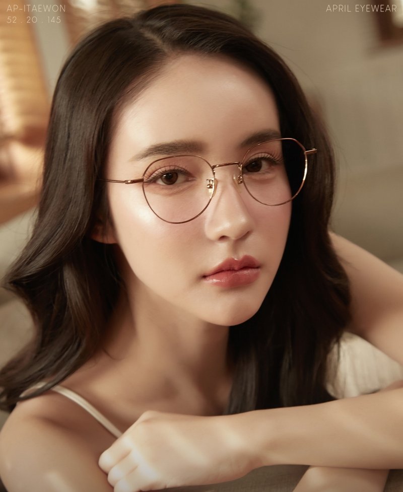 AP super lightweight Titanium glasses frame: Handcrafted Eyewear - 眼鏡/鏡框 - 其他材質 銀色