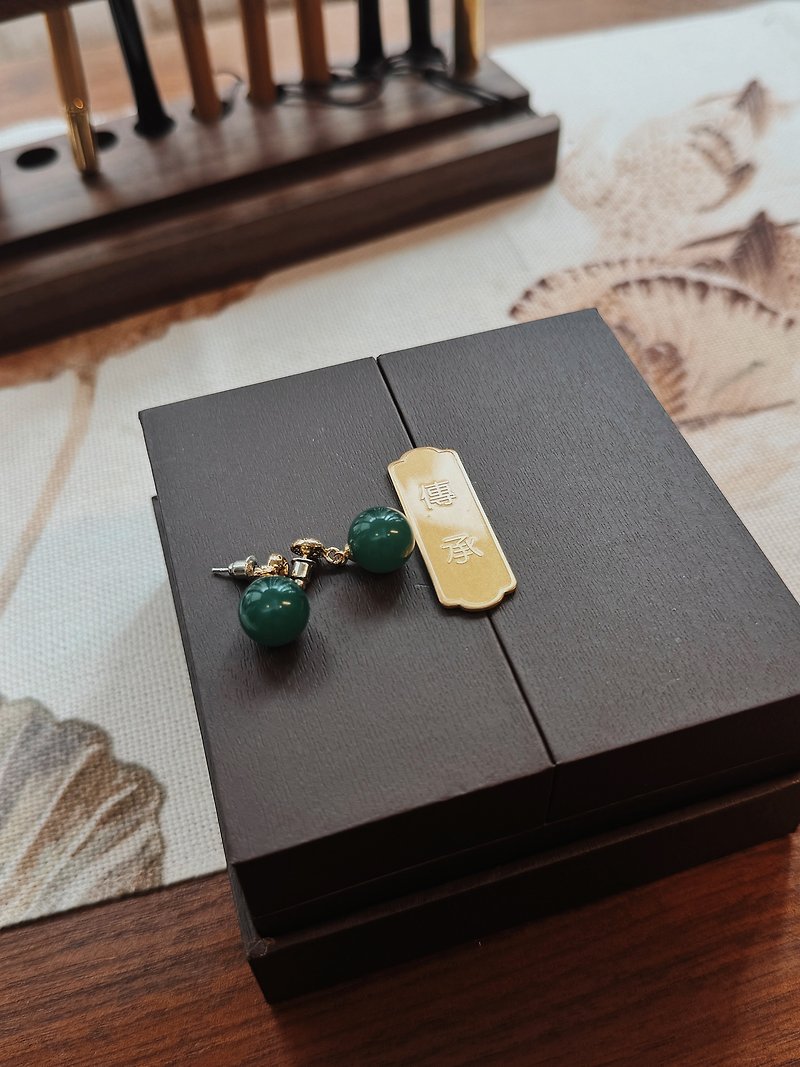 ต่างหูหยกสีเขียวธรรมชาติ Yumai Guo Wind ต่างหูกล่องของขวัญ - ต่างหู - หยก สีเขียว