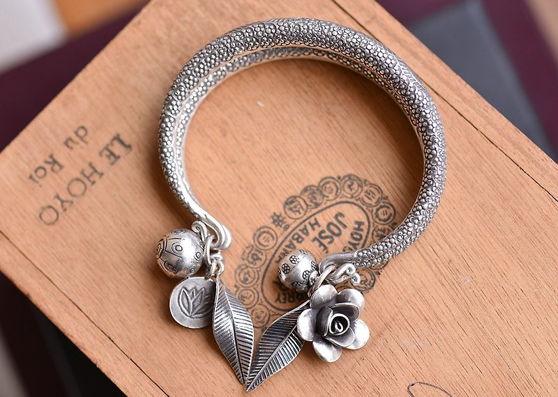 Rose + wave leaf carved bead Pisces handmade silver double circle bracelet - Bracelets - Sterling Silver Silver