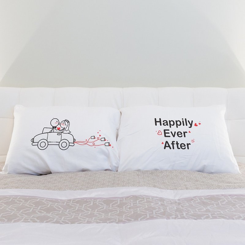 Happily Ever After Couple Pillowcase - เครื่องนอน - วัสดุอื่นๆ ขาว