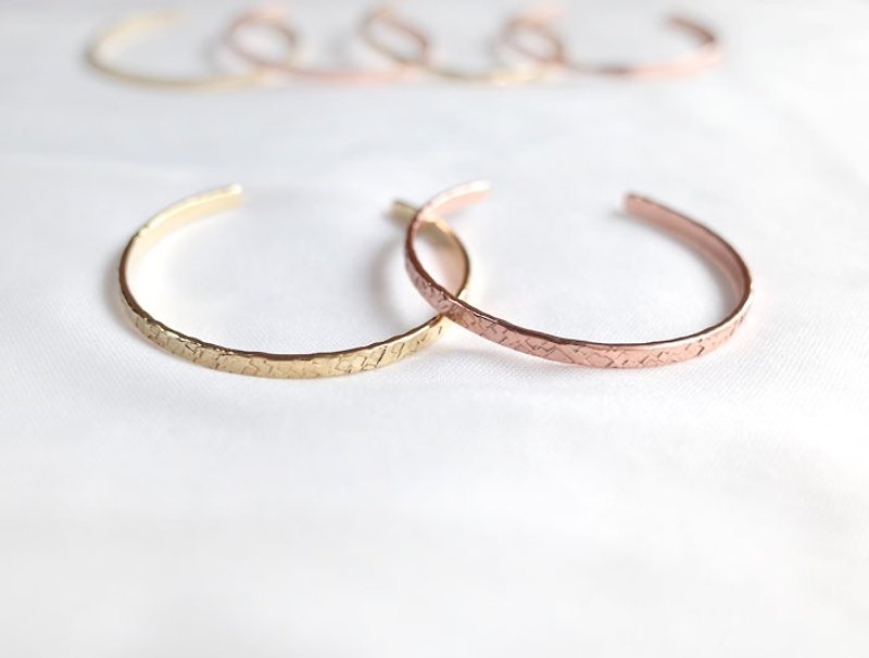 ni.kou friendship double bracelet-brass/copper (11 styles in total) - สร้อยข้อมือ - โลหะ 