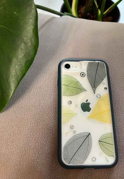 Margaret 瑪格麗特 手工花藝品 ｜押花｜手機殼｜酒精瓶｜婚禮小物 原創 押花手機殼x 葉脈 乾燥花 犀牛盾 空壓殼 iphone 訂製手機殼