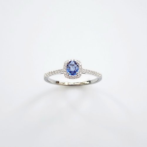 Joyce Wu Handmade Jewelry 天然橢圓形藍寶石 微鑲鑽石 純 18K 金戒指 | 客製手工