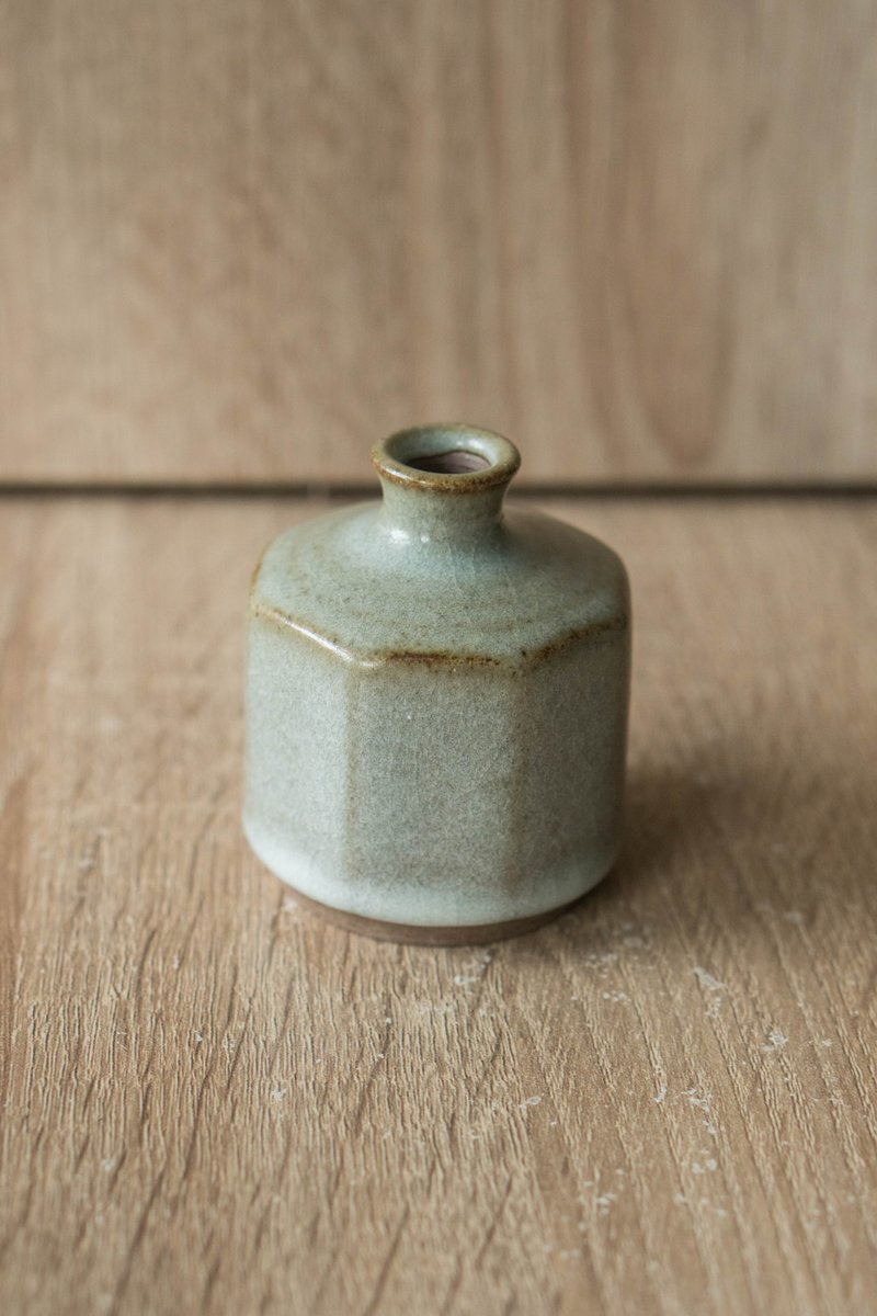八面青瓷小陶瓶 - 花瓶/花器 - 陶 綠色