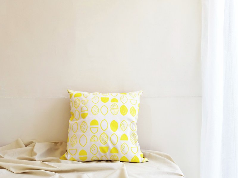 Handmade silk-printed pillowcase yellow lemon - Pillows & Cushions - Cotton & Hemp Yellow