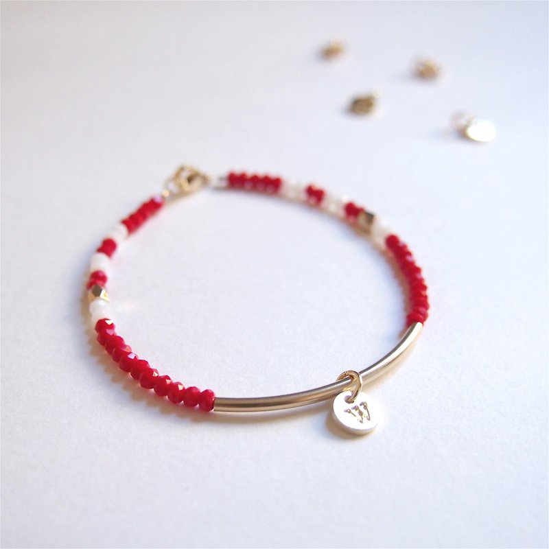 "KeepitPetite" Christmas Love word addiction · · · Customized thin minimalist version · Mini alphabetical medallion red and white bracelet bracelet · · gift · Personalized Alphabet Bracelet - สร้อยข้อมือ - โลหะ สีแดง
