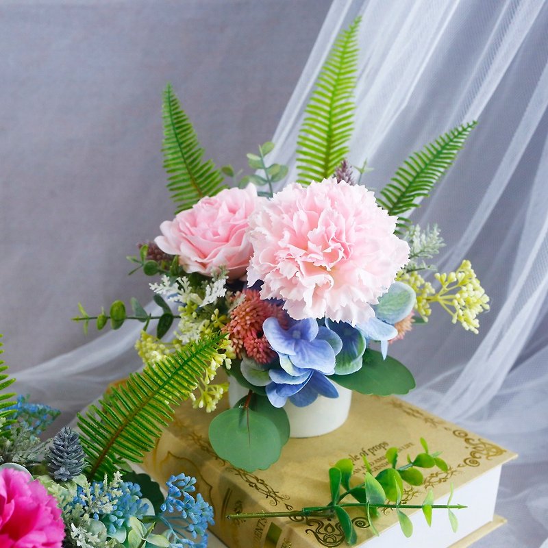 Light pink carnation fragrance floral arrangement/realistic flower/flower gift/never fades/arrangement - ตกแต่งต้นไม้ - วัสดุอื่นๆ 