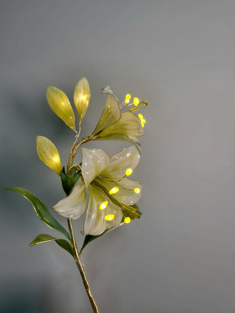 Lily (July Birth Flower Light) - โคมไฟ - เรซิน 