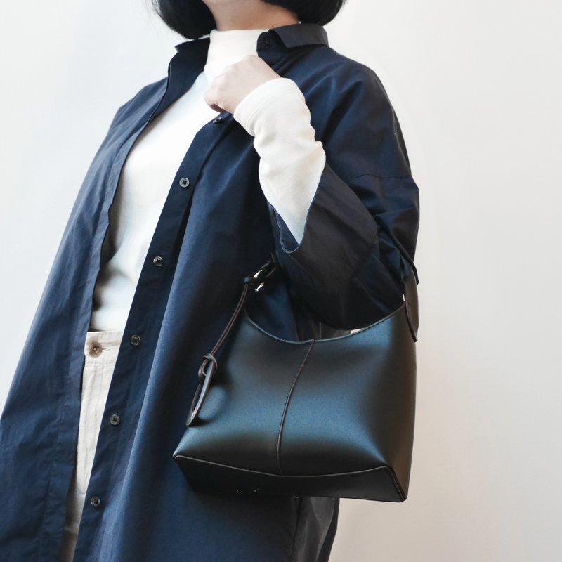 Onyx Shoulder Bag ショルダーバッグ - Prime Black Nappa Leather 牛革 - トートバッグ・ハンドバッグ - 革 ブラック