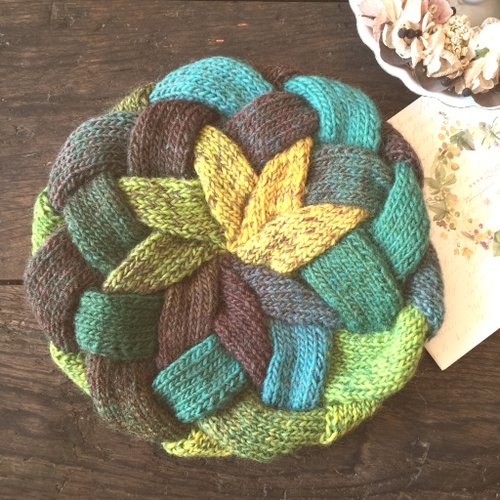 Beautiful beret/wool hat/wool hat/warm yellow-green
