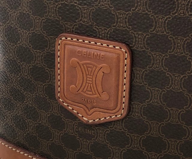 セリーヌ　ポーチ　マカダム　PVC　レザー　ブラウン　ロゴ型押し　イタリア製 CELINE セリーヌ マカダム ブラウン型押し ポーチ ブラウン