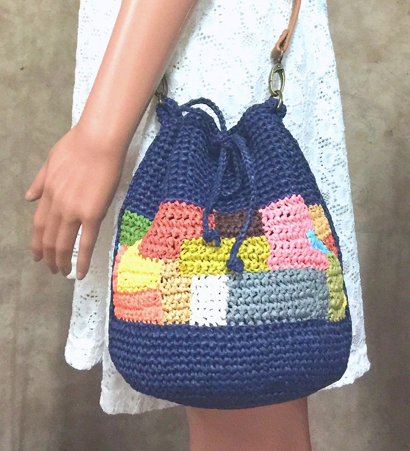 Possession and Loss Knit side backpack / knit bag / paper Raffia rattan bag / side backpack hopscotch - Messenger Bags & Sling Bags - Paper Blue