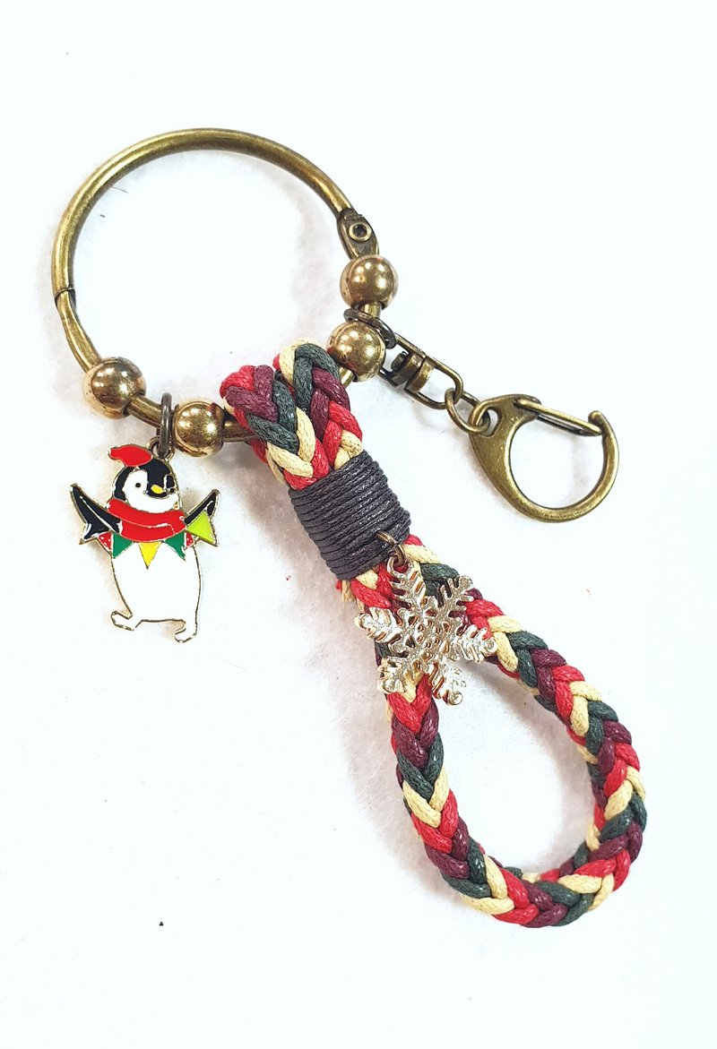 Paris*Le Bonheun. Happiness hand made. Christmas colors. (Short B braid) Knitted key ring - Keychains - Cotton & Hemp Red