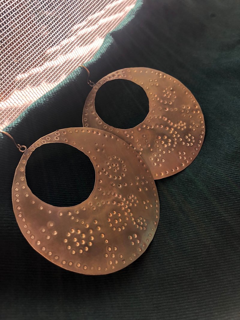 Two brass earrings swaying in the wind - Earrings & Clip-ons - Copper & Brass Gold