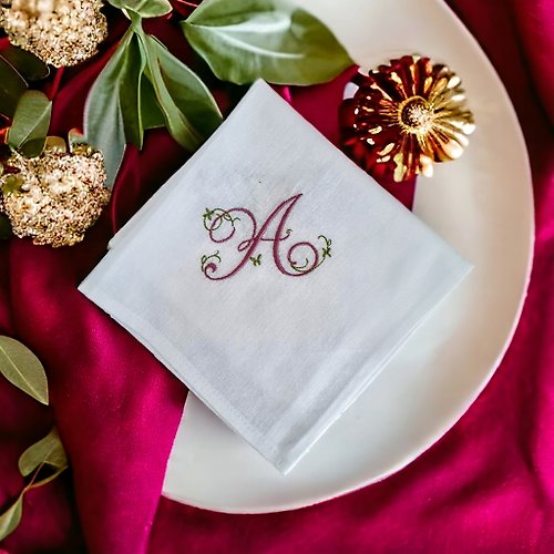 Linen Home Gifts Custom monogram embroidered cloth dinner napkins linen set, Personalized gift