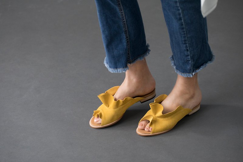 ZOODY / shell / handmade shoes / round toe flat slippers / mineral yellow - รองเท้าแตะ - หนังแท้ สีเหลือง