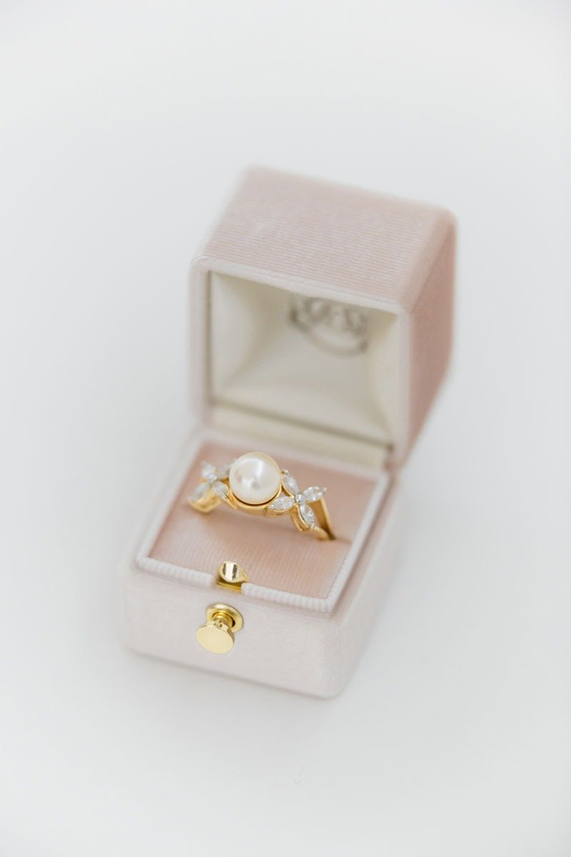 Velvet Ring Box - CLASSIC LOCK PETITE - Handmade Monogram Vintage Style Proposal - แหวนทั่วไป - วัสดุอื่นๆ สึชมพู