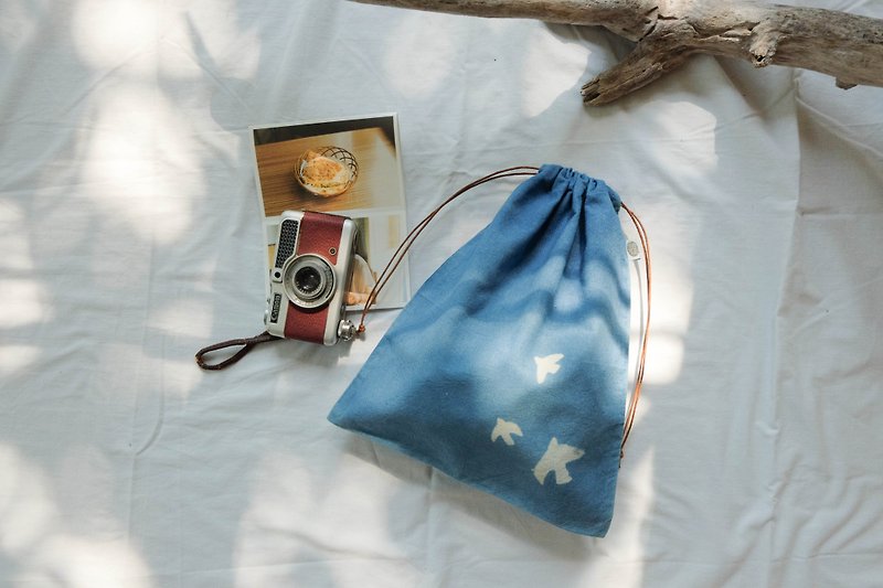 Mini Drawstring Bag ::: Natural Indigo ::: 011 - กระเป๋าหูรูด - วัสดุอื่นๆ สีน้ำเงิน