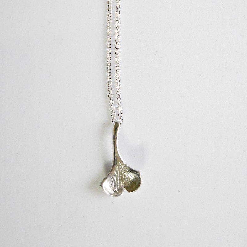 Ginkgo Necklace (Silver) - สร้อยคอ - โลหะ สีเงิน