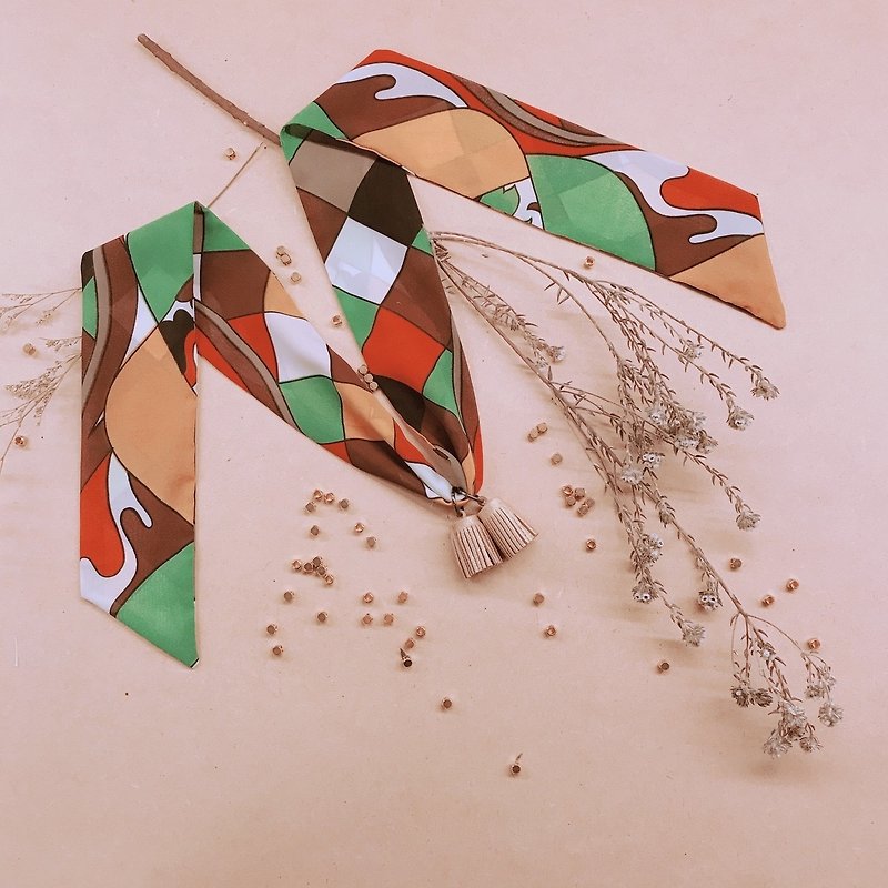 Tassel necklace / left ear (3 colors) - สร้อยคอ - ผ้าฝ้าย/ผ้าลินิน สีทอง