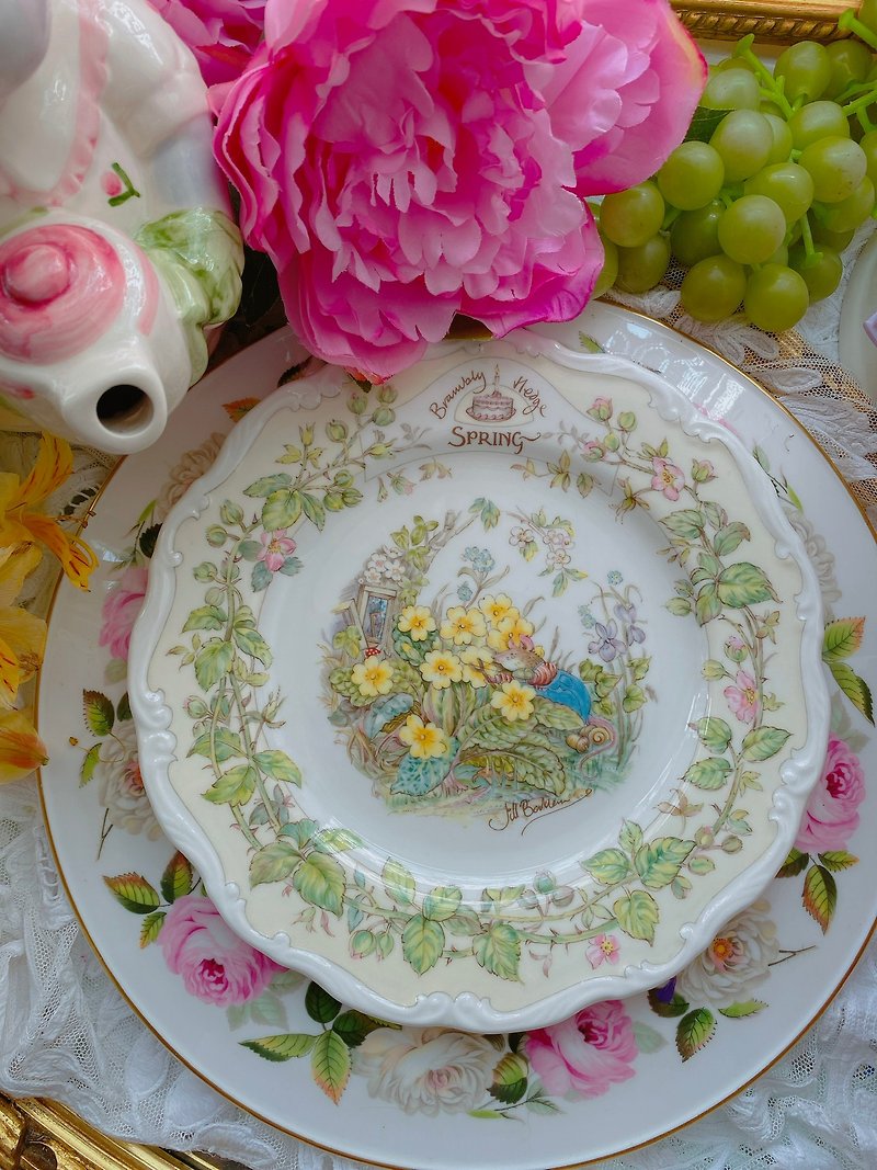 皇家道爾頓royal doulton野薔薇村老鼠搬家春天版 蛋糕盤點心盤 - 小碟/醬油碟 - 瓷 黃色