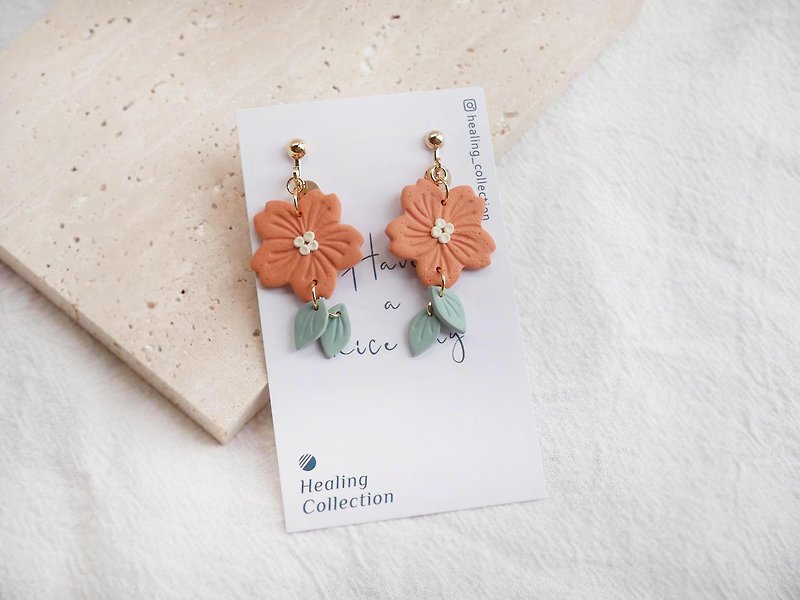 Healing Collection Room | Sudden Sunny Texture Embossed Dreamy Coral Orange Pink Flower Grass Handmade Soft Pottery Earrings - Earrings & Clip-ons - Pottery Multicolor