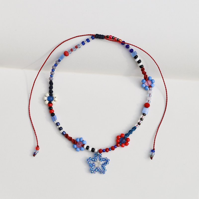 White blue red flower waxed cord choker necklace - white blue flower pendent - 項鍊 - 繡線 多色