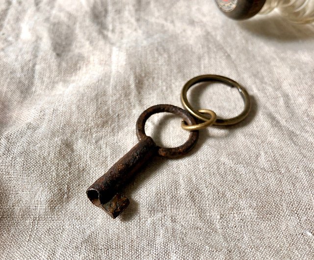 Gold painted beads bag inner bag clip lock key chain key ring Japanese  high-end second-hand vintage jewelry - Shop Mr.Travel Genius Antique shop  Keychains - Pinkoi