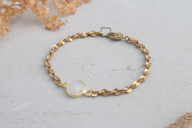 Moonstone Brass Bracelet 0952 - Miss - สร้อยข้อมือ - เครื่องเพชรพลอย ขาว