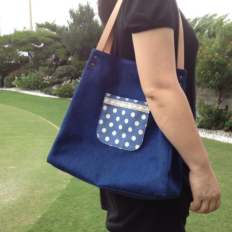 Trapezoid Denim shoulder bag/handbag/tote handmade denim - กระเป๋าแมสเซนเจอร์ - ผ้าฝ้าย/ผ้าลินิน สีน้ำเงิน