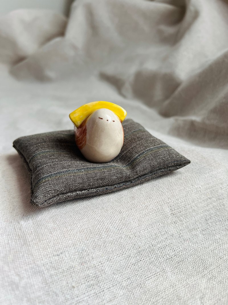 Snow Elf Series Sushi No. 9 01 Tamagoyaki hand-kneaded pottery doll 5.5 x 3.8 x H4.3 cm - ตุ๊กตา - ดินเผา 