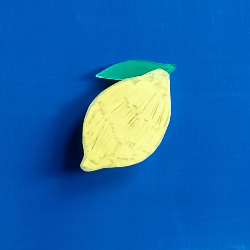 Weird Lemon Brooch - เข็มกลัด - พลาสติก สีเหลือง